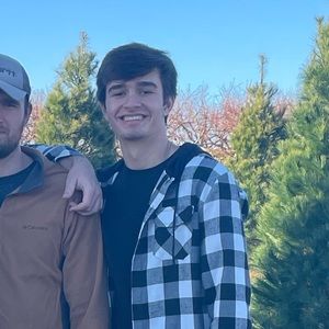 Meet your Posher, Logan